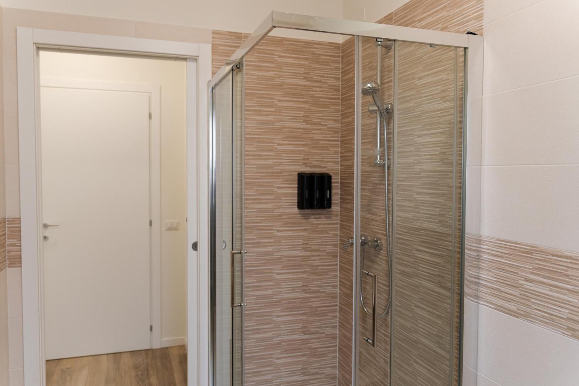 Comforthome Fiera Cornaredo Bagian luar foto